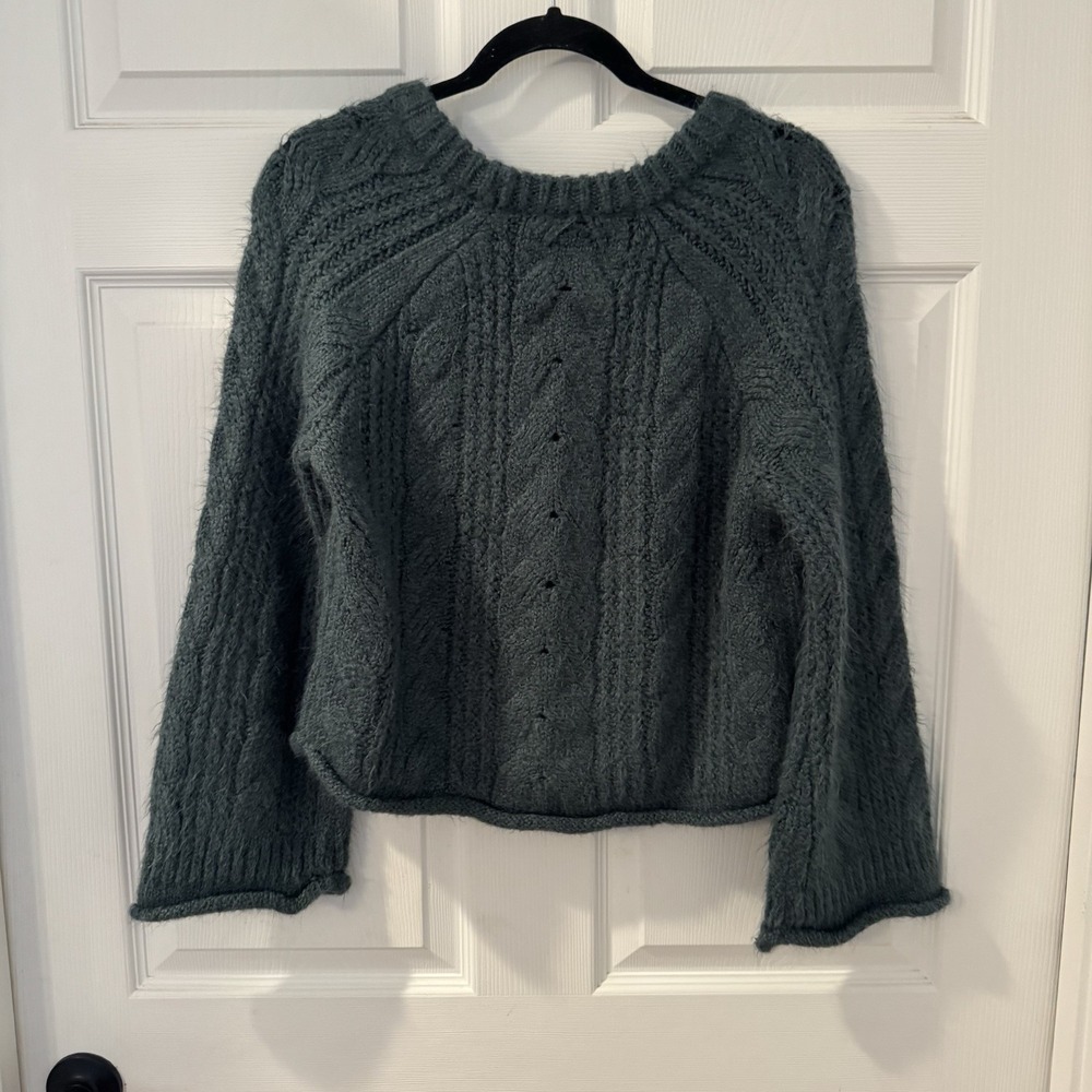 Universal Threads Women's Cable Knot Green Chunky Cropped Sweater Sz M Fisherman